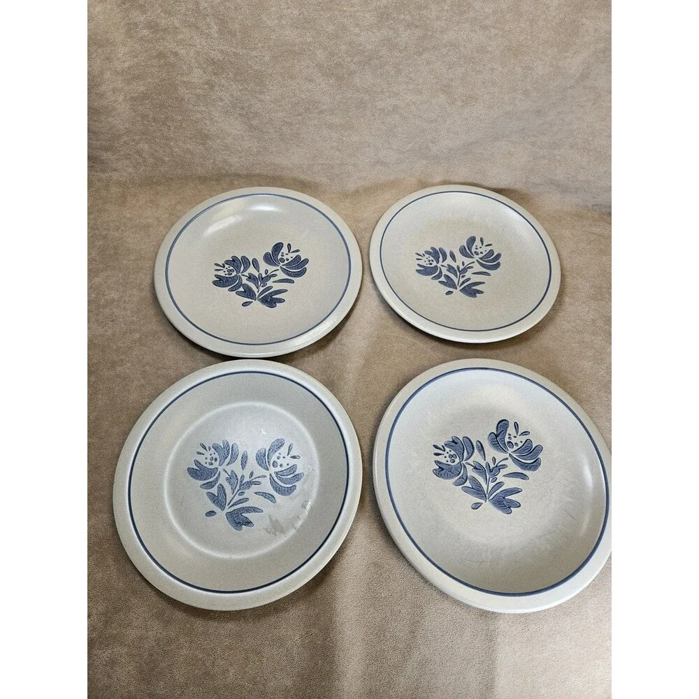 Set of 4 Vintage Pfaltzgraff Yorktowne Blue Floral Stoneware 10” Dinner Plates